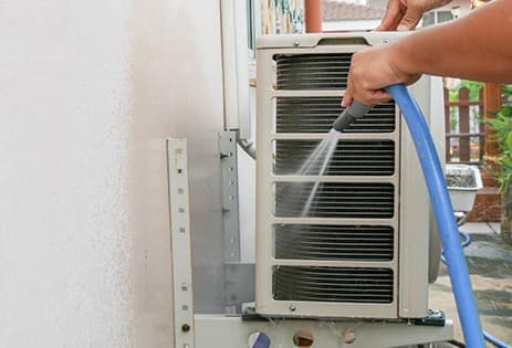 Pse Duhet te Pastroni Njësisën e Jashtme (Lladnjakut/Fletëve) të Kondicionerit?